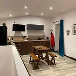 Maisonnette 2/4 Personnes En Bord De Sevre